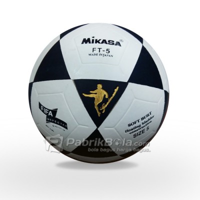 Bola Sepak MIKASA BLACK